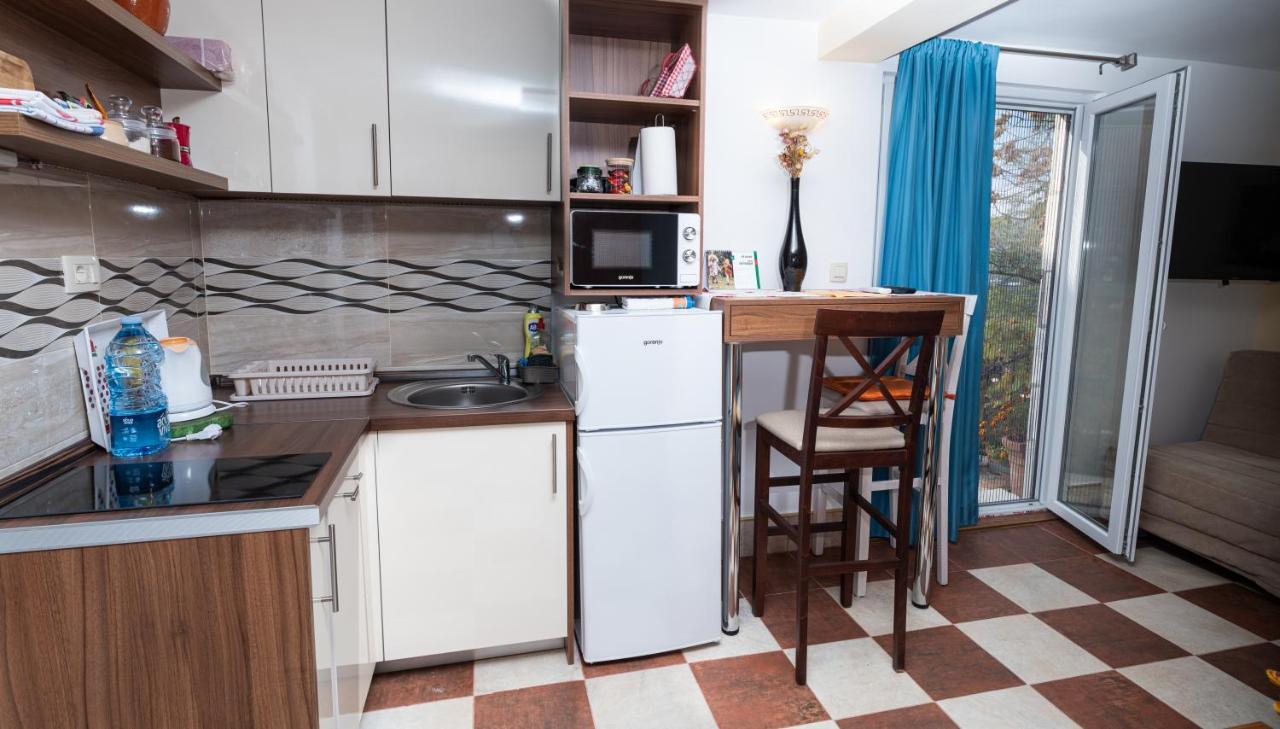 Apartmani Kamena Ruza 布德瓦 外观 照片