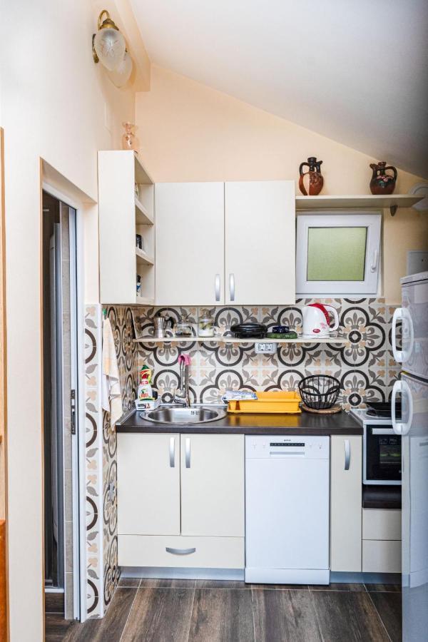Apartmani Kamena Ruza 布德瓦 外观 照片